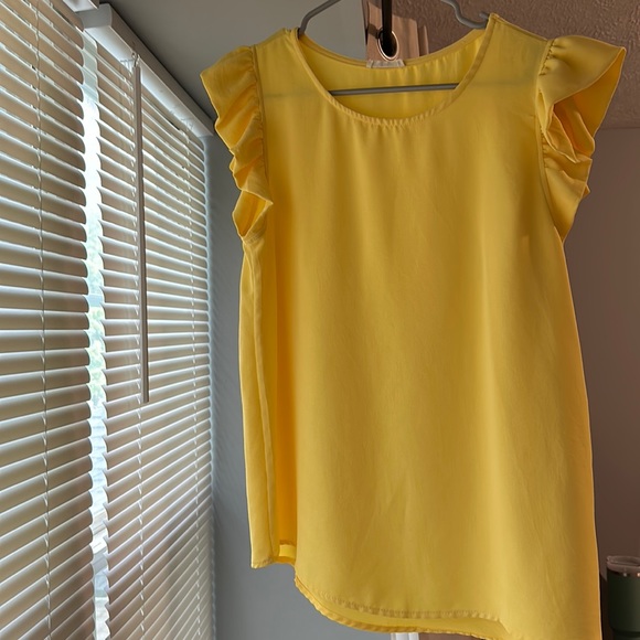 Ruffle sleeve flowy top - Picture 1 of 3